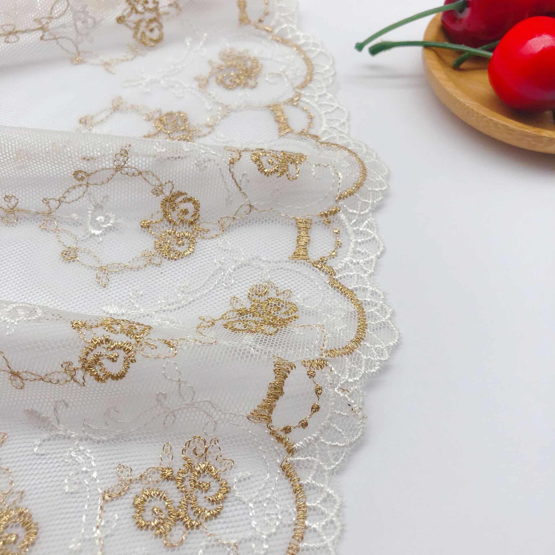 Embroidery Roses - ความกว้าง 16.2 ซม.ตาข่ายเย็บปักถักร้อยด้ายสีทอง Rose ลูกไม้ผ้า DIY