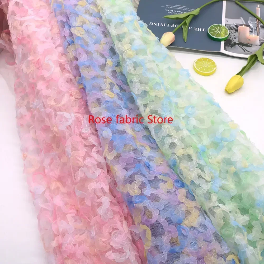 Embroidery Roses - ผ้าชีฟองไล่เฉดสี แต่งด้วยลูกไม้โครเชต์ลายดอกกุหลาบ ผ้าชีฟองสีรุ้ง ปักลายดอกไม้ ผ้าทูล สำหรับชุดแต่งงาน