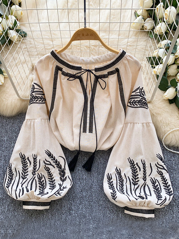 Embroidery On Shirt - เสื้อผู้หญิงสไตล์โบฮีเมียน แขนทรงโคม ปักลาย ทรงหลวม สวมใส่สบาย เหมาะกับต้นฤดูใบไม้ผลิ