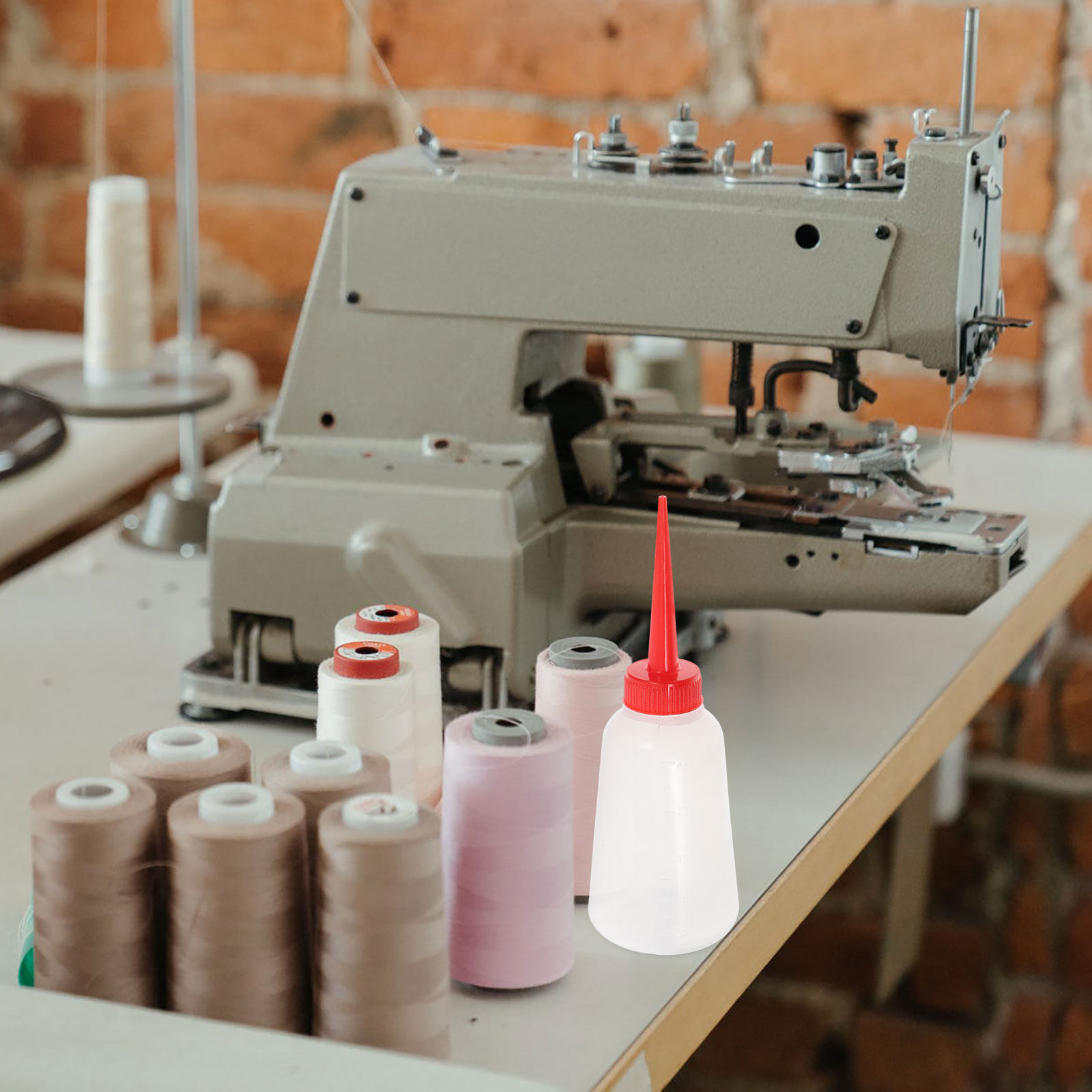 ขวดน้ำมันพลาสติกสำหรับจักรเย็บ - Embroidery Red บทวิจารณ์และราคา