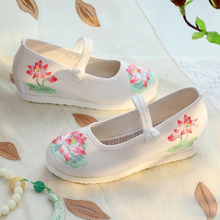 รองเท้าส้นเตารีดแบบแมรี่เจนปัก - Embroidery White บทวิจารณ์และราคา