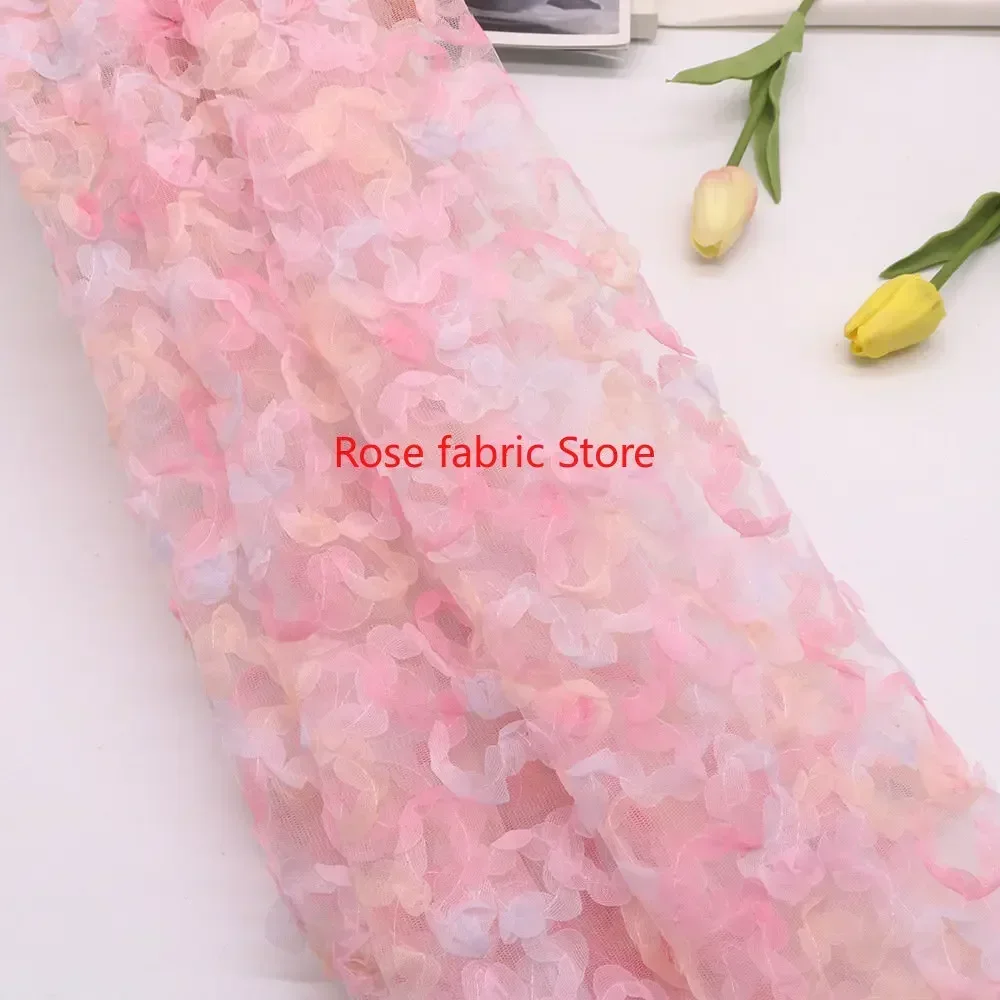 ผ้าชีฟองไล่เฉดสี แต่งด้วยลูกไม - Embroidery Roses บทวิจารณ์และราคา