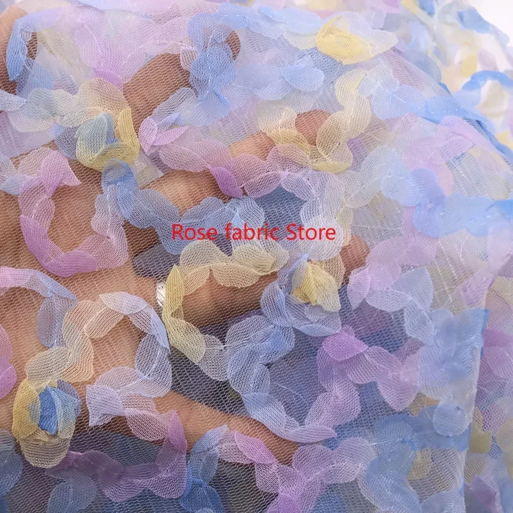 ผ้าชีฟองไล่เฉดสี แต่งด้วยลูกไม - Embroidery Roses บทวิจารณ์และราคา