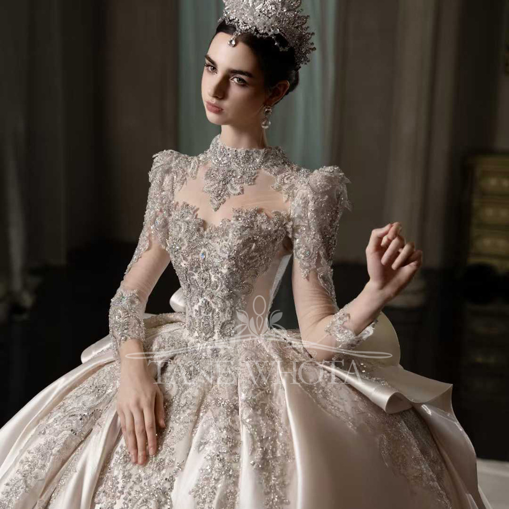 ชุดแต่งงานบอลกาวน์สีชมพูโรสหรู - Embroidery Roses บทวิจารณ์และราคา