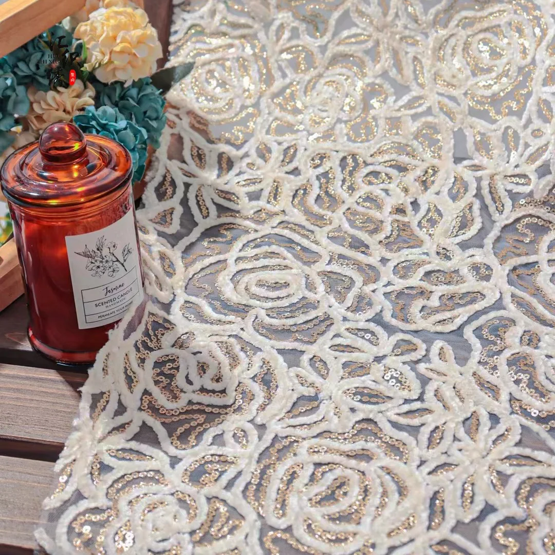 ผ้าลูกไม้ปักลายดอกกุหลาบแบบตาข - Embroidery Roses บทวิจารณ์และราคา