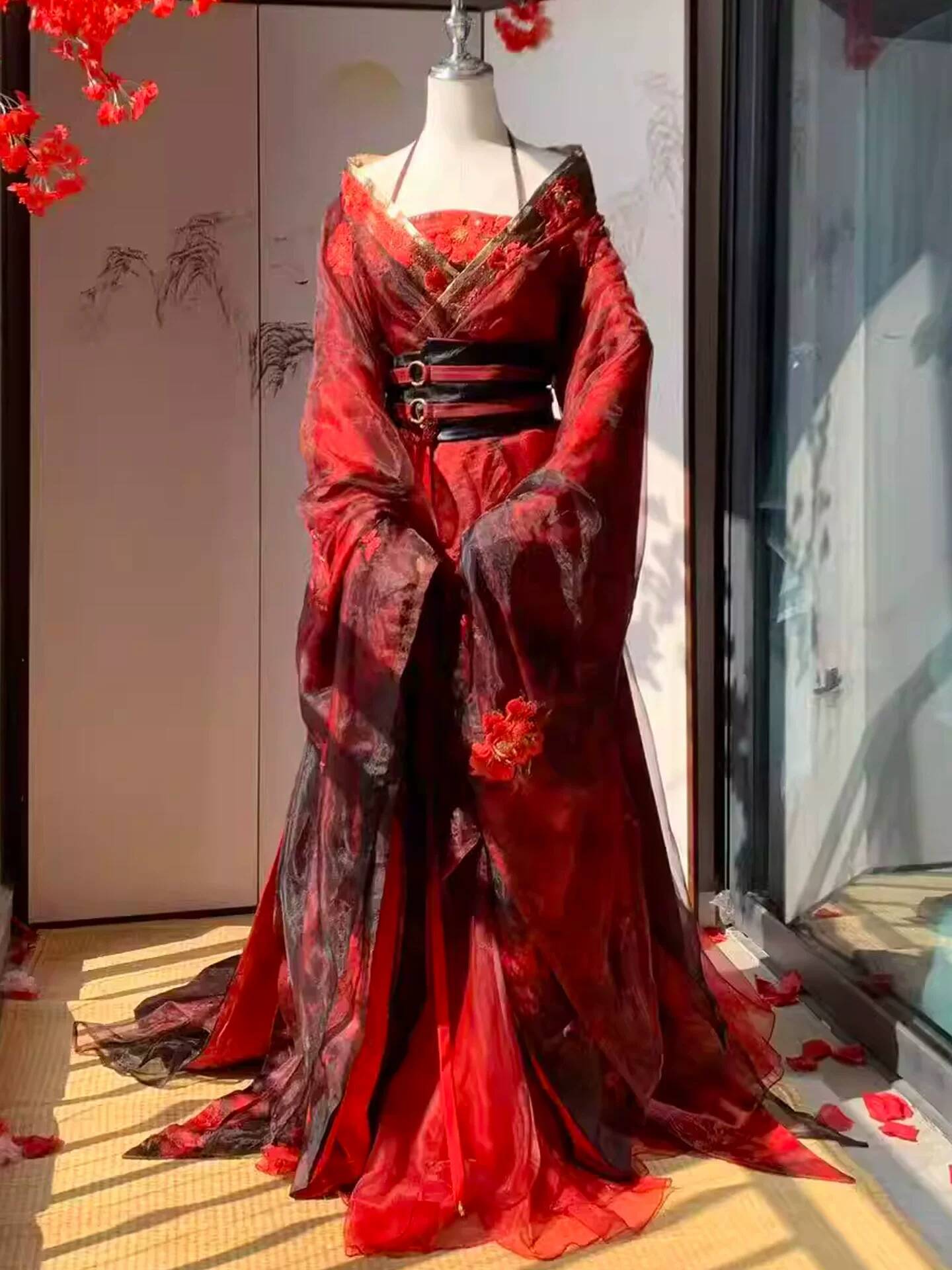 ชุดฮั่นฝูสีแดงแบบใหม่สำหรับผู้ - Embroidery Red บทวิจารณ์และราคา